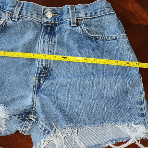 Vintage Levis Jean Shorts 550 Blue Jeans  Cut Off Light Blue Made USA Women's 10 - Picture 4 of 14